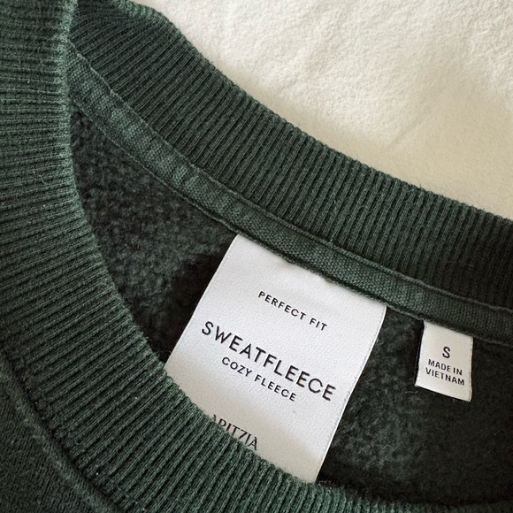 Aritzia Crewneck - Picture 3 of 4